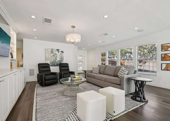 Lakeside Retreat Round Rock