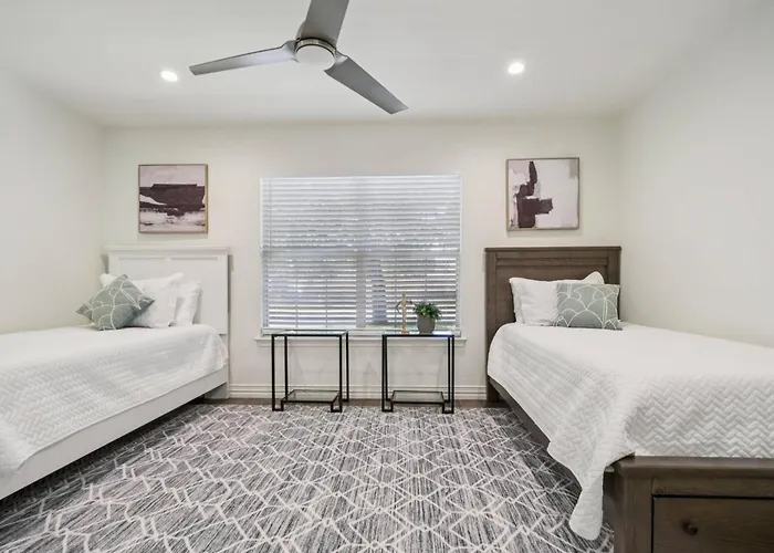 Lakeside Retreat Round Rock