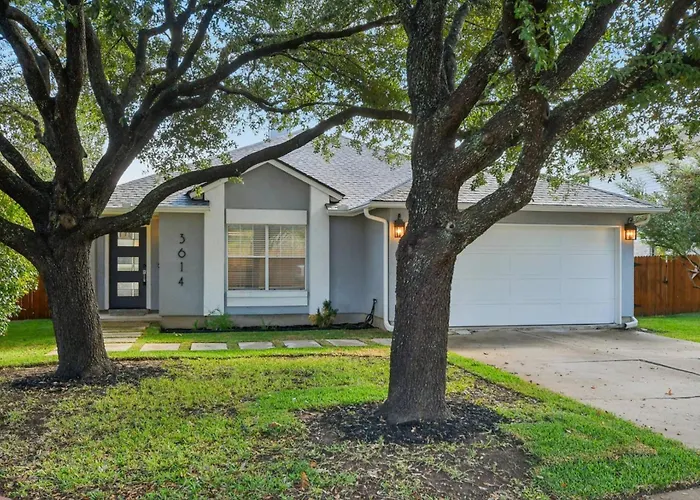 Lakeside Retreat * Round Rock